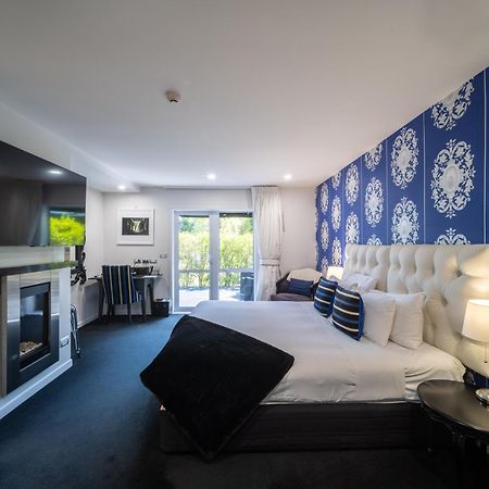 Black Swan Lakeside Boutique Hotel Роторуа Екстериор снимка
