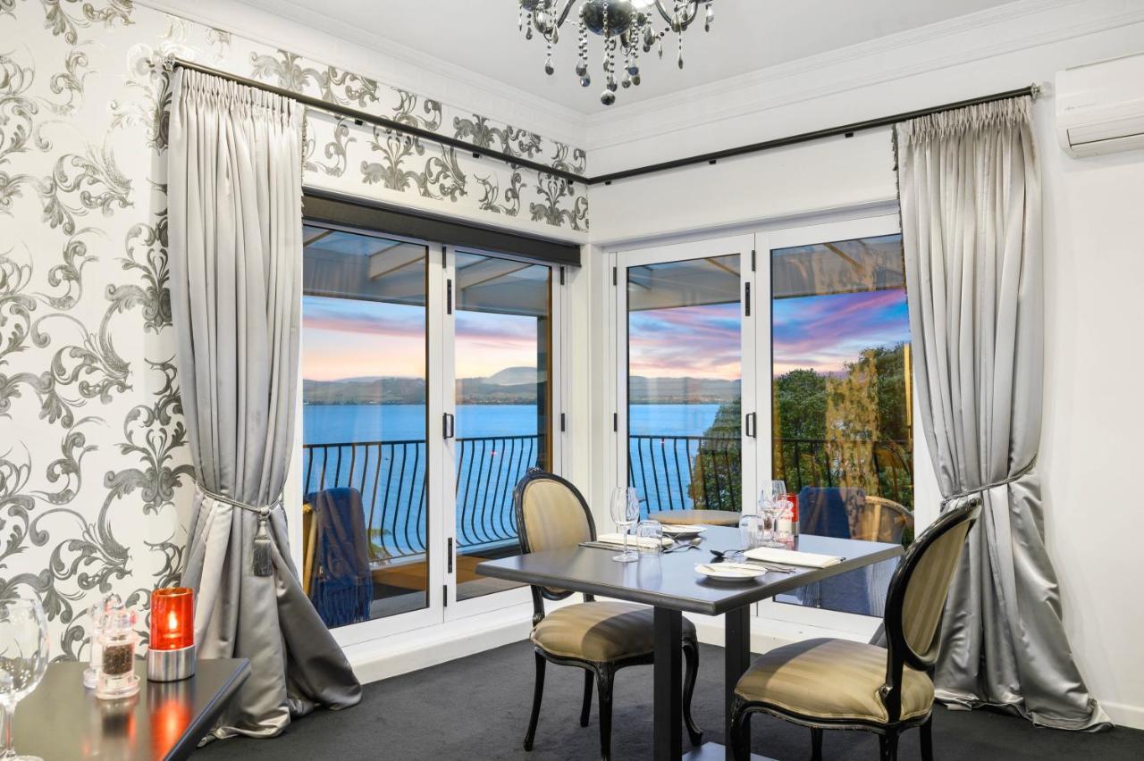 Black Swan Lakeside Boutique Hotel Роторуа Екстериор снимка