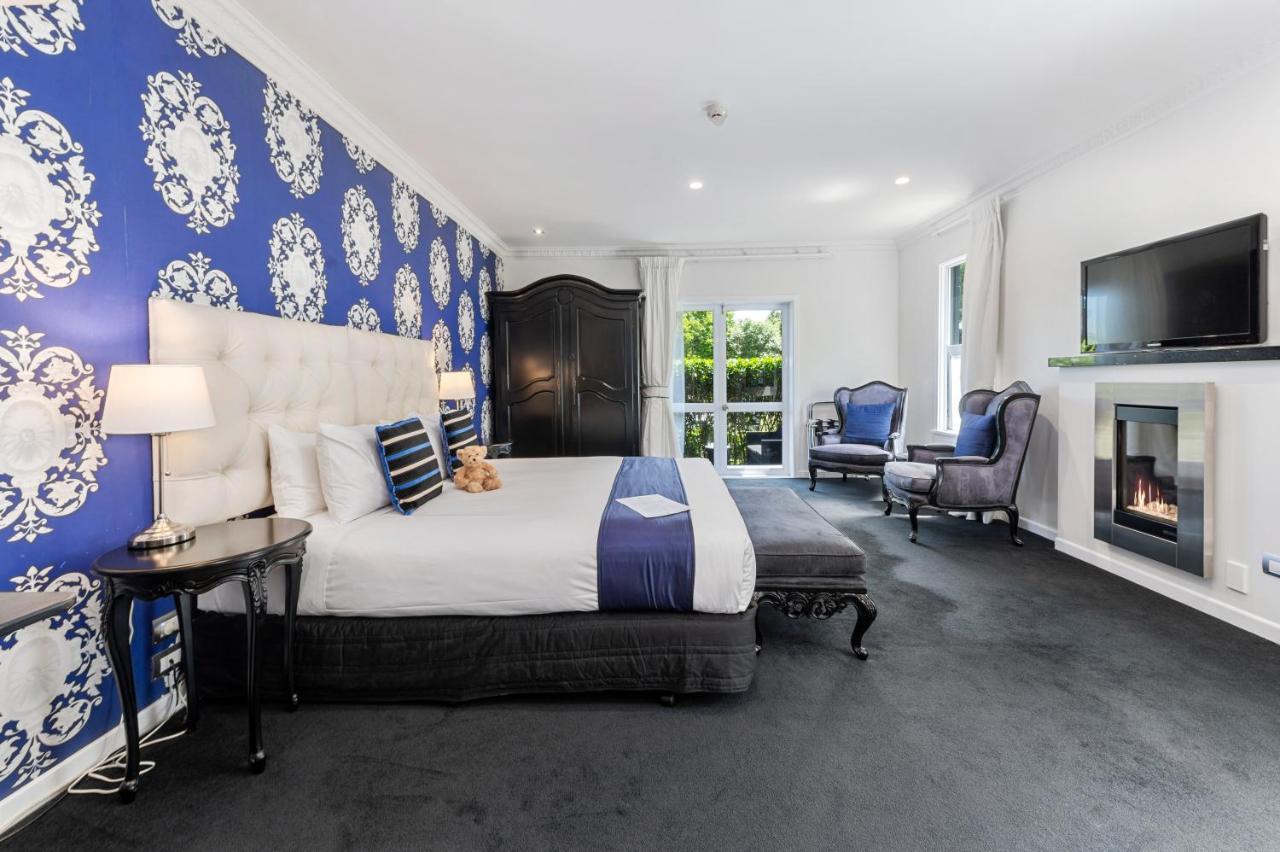 Black Swan Lakeside Boutique Hotel Роторуа Екстериор снимка