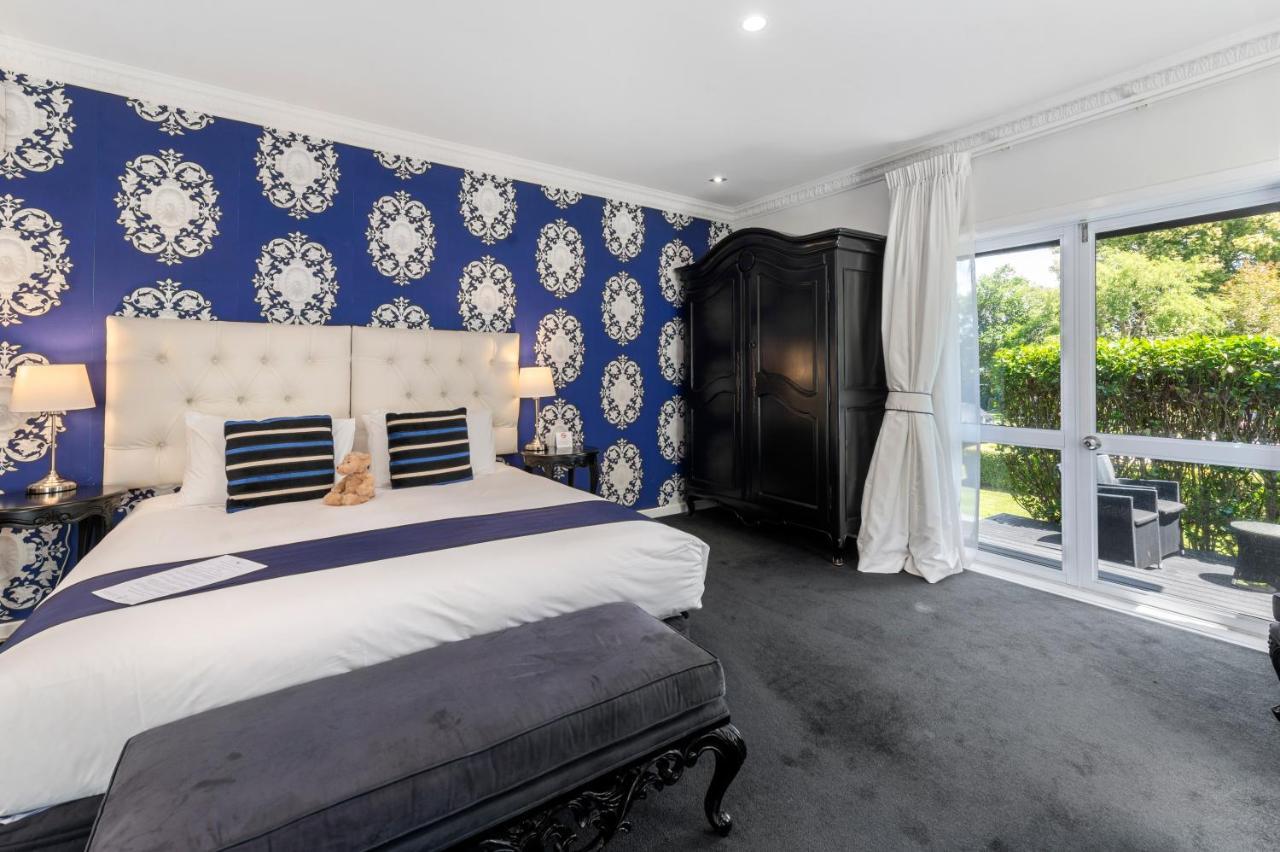 Black Swan Lakeside Boutique Hotel Роторуа Екстериор снимка