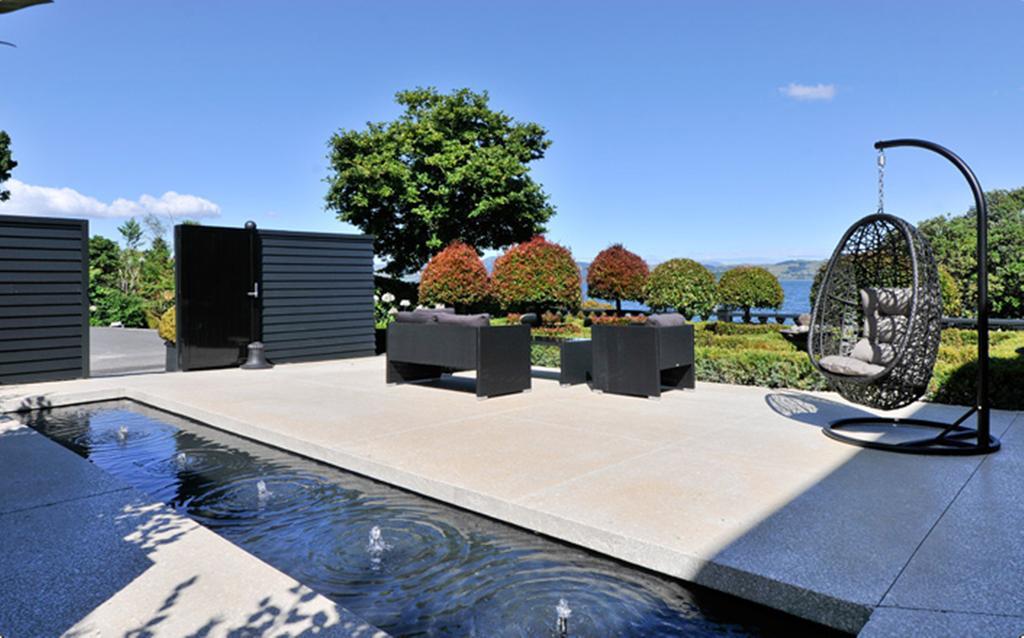 Black Swan Lakeside Boutique Hotel Роторуа Екстериор снимка