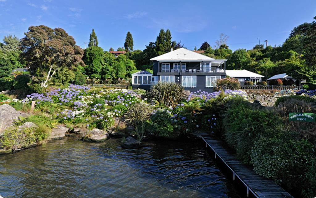 Black Swan Lakeside Boutique Hotel Роторуа Екстериор снимка