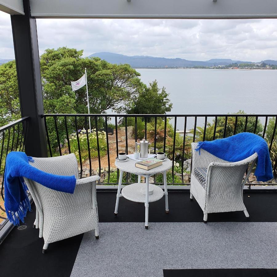 Black Swan Lakeside Boutique Hotel Роторуа Екстериор снимка